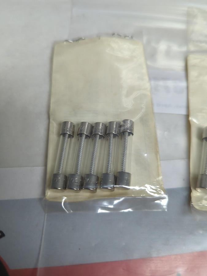 BUSSMANN,BK/MDL-4R,FUSE LOT OF 15 PCS NOS