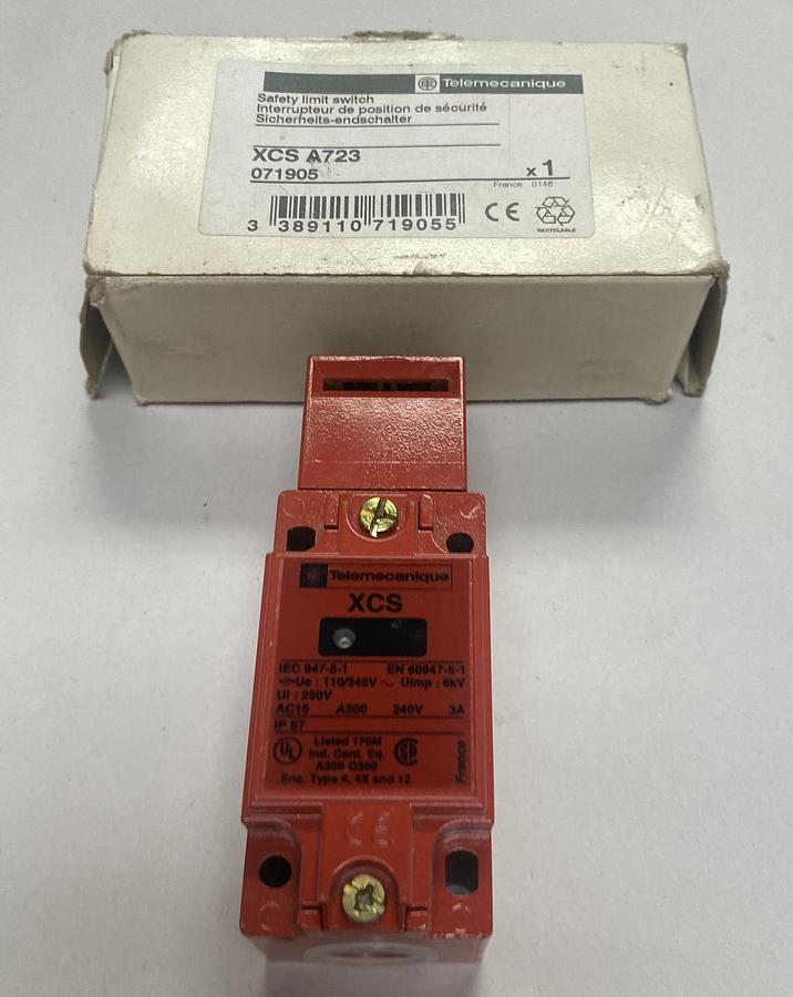 Telemecanique,XCS-A723,Safety Limit Switch New
