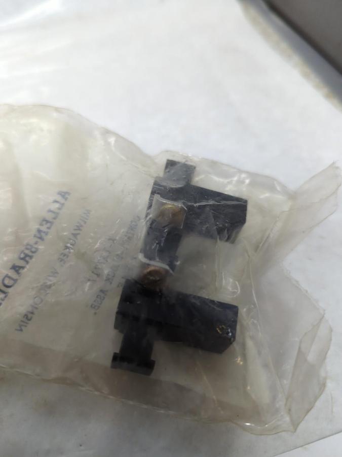 ALLEN BRADLEY,X-137717,CONTACT BLOCK LOT OF 2 NOS
