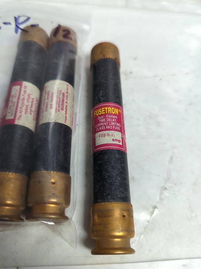 Used COOPER BUSSMANN,FRS-R-1/2,FUSETRON FUSE 1/2 AMP LOT OF 4 PRE-OWNED