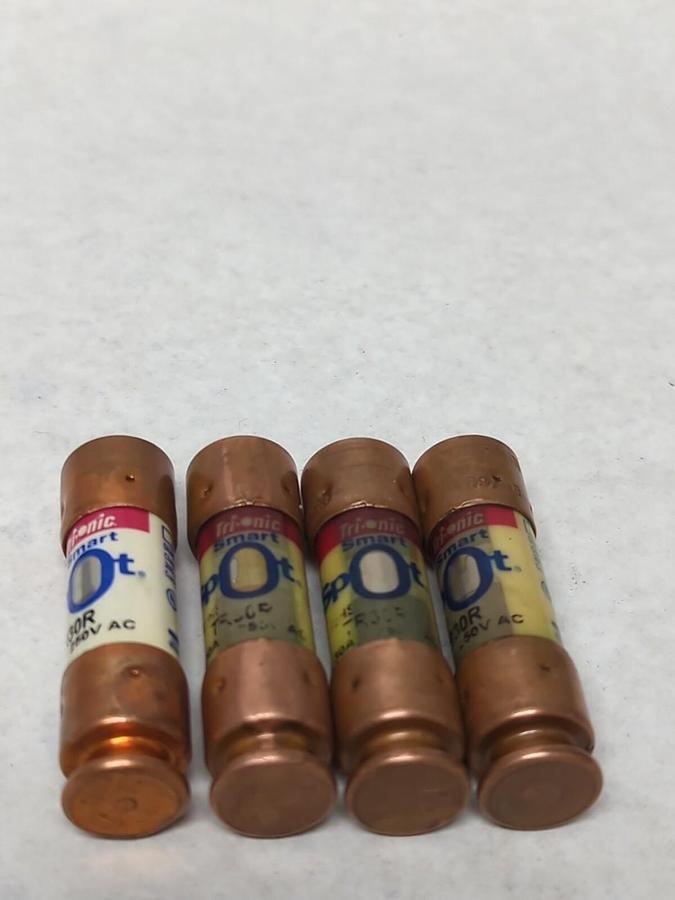 Used FERRAZ SHAWMUT,TR30R,SMART-SPOT 30 AMP FUSE LOT OF 4 PRE-OWNED