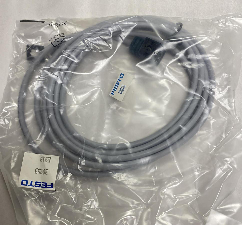 Used FESTO,30943,CABLE SOCKET CONNECTOR NEW