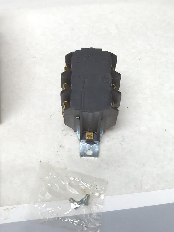 PASS & SEYMOUR,7803,MANUAL MOTOR CONTROLLER 3-POLE 3-PHASE 30A 600VAC 20HP NOS