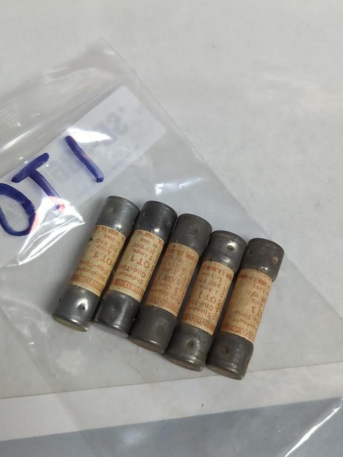 Used GOULD SHAWMUT,OT1,ONE TIME 1 AMP FUSE LOT OF 5 PRE-OWNED