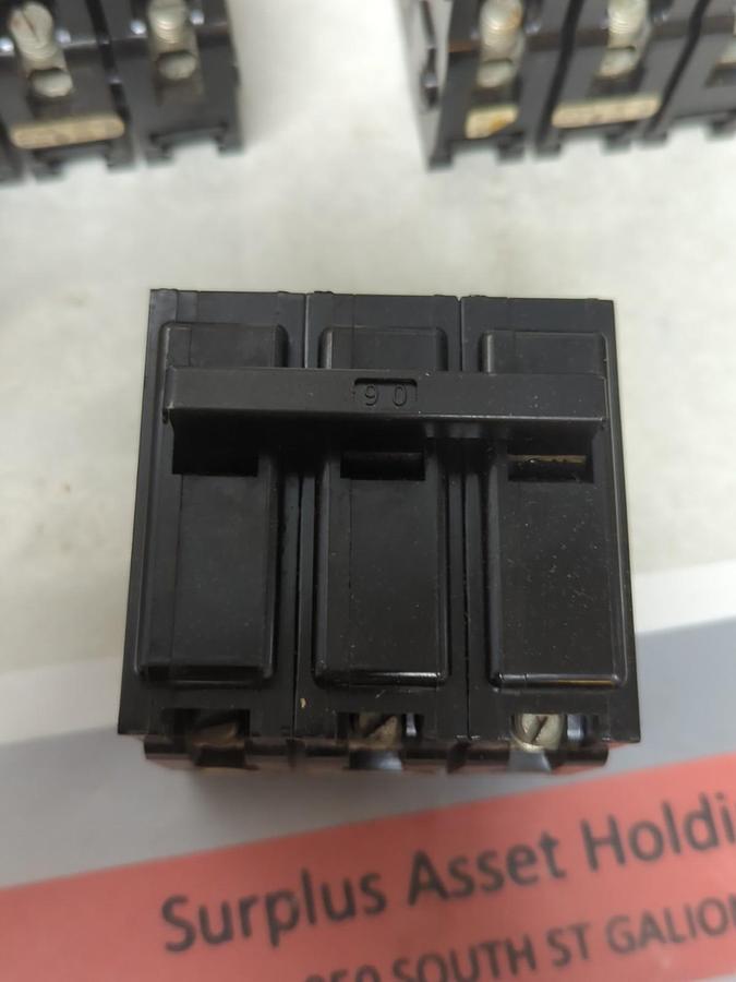 Used SIEMENS,Q3090,CIRCUIT BREAKER 90 AMP 3-POLE LOT OF 3 PRE-OWNED