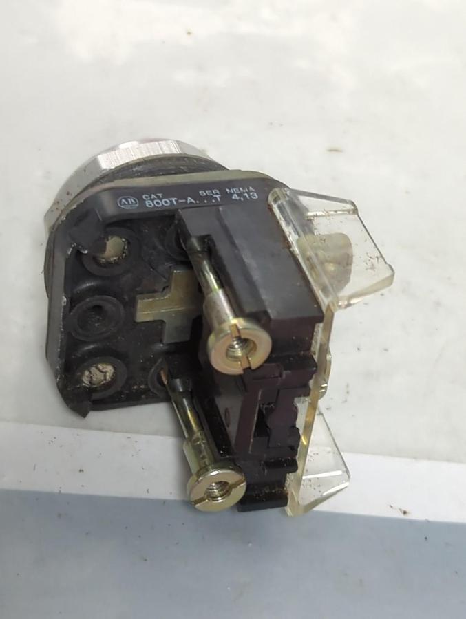Used ALLEN BRADLEY,800T-A,SERIES T GREEN PUSHBUTTON PRE-OWNED