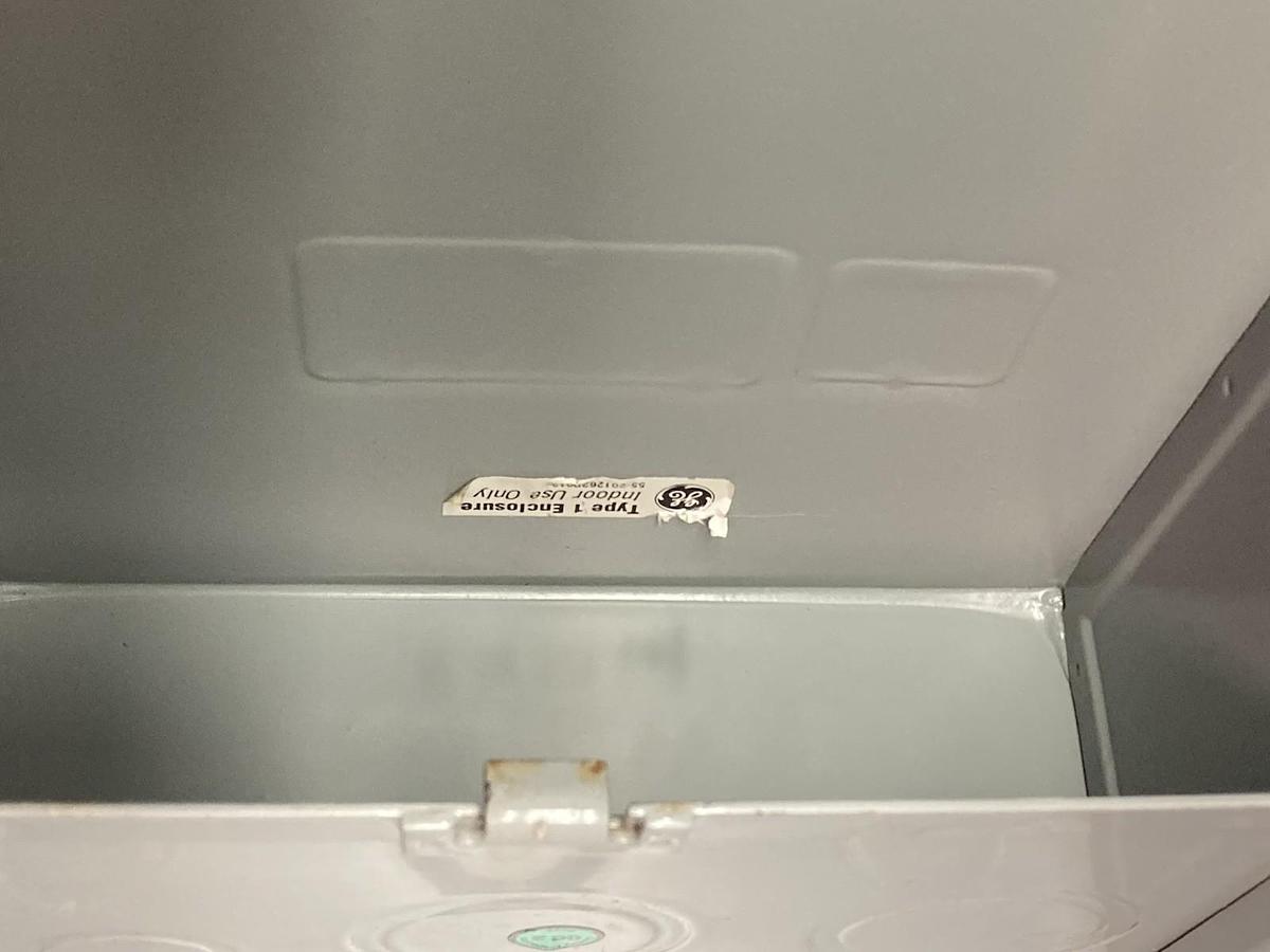 General Electric,CR305,Magnetic Contactor Type 1 Enclosure Size 2