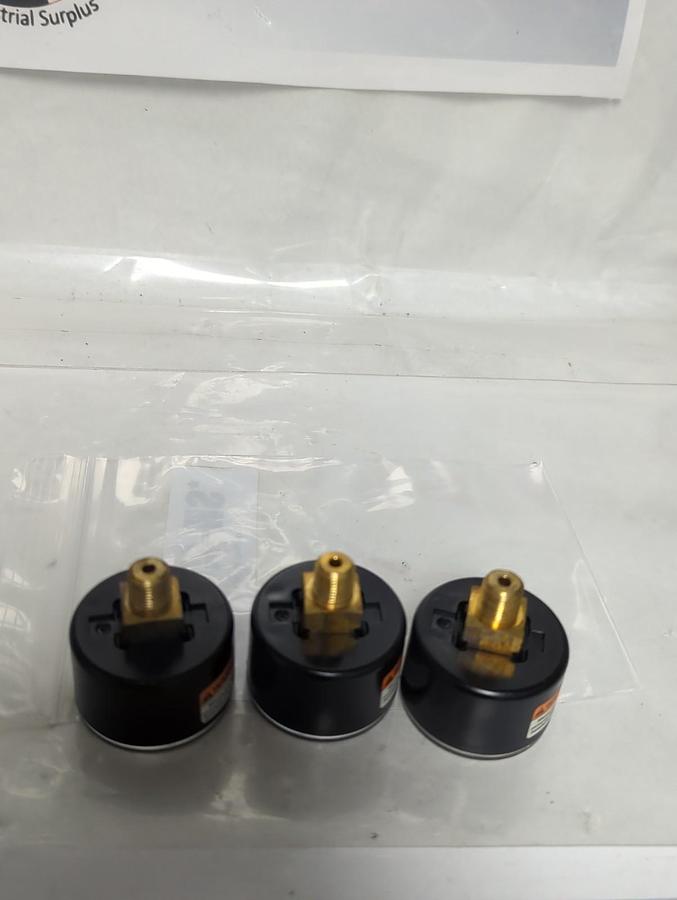 Used NORGREN,0-160,PRESSURE GAUGE 0-160PSI 0-11 BAR LOT OF 3 PRE-OWNED
