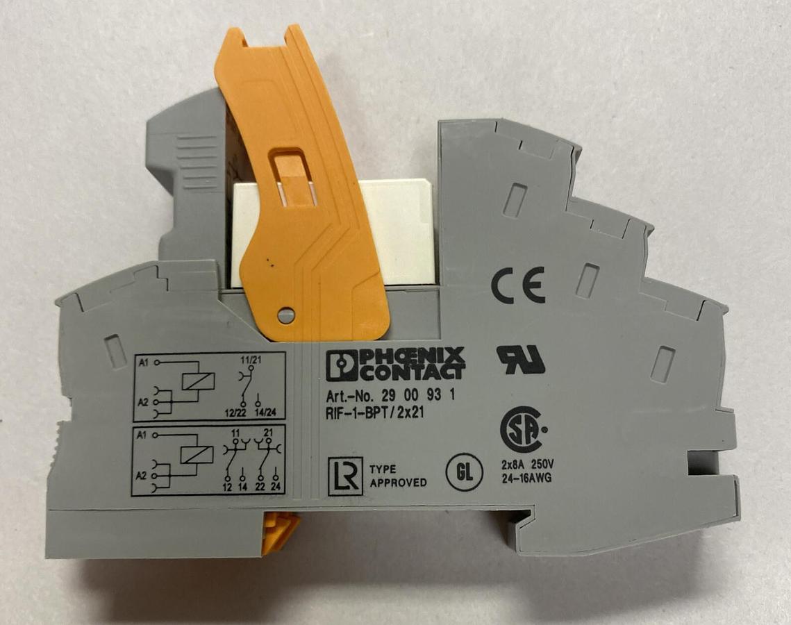 PHOENIX CONTACT,RIF-1-BPT/2X21,RELAY BASE NEW NO BOX
