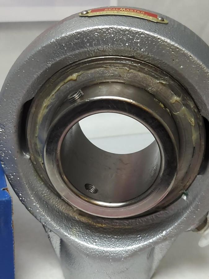 SEALMASTER,CREHBF-PN35,GOLD HANGER BEARING 2-3/16 IN BORE COATED CAST IRON NOS