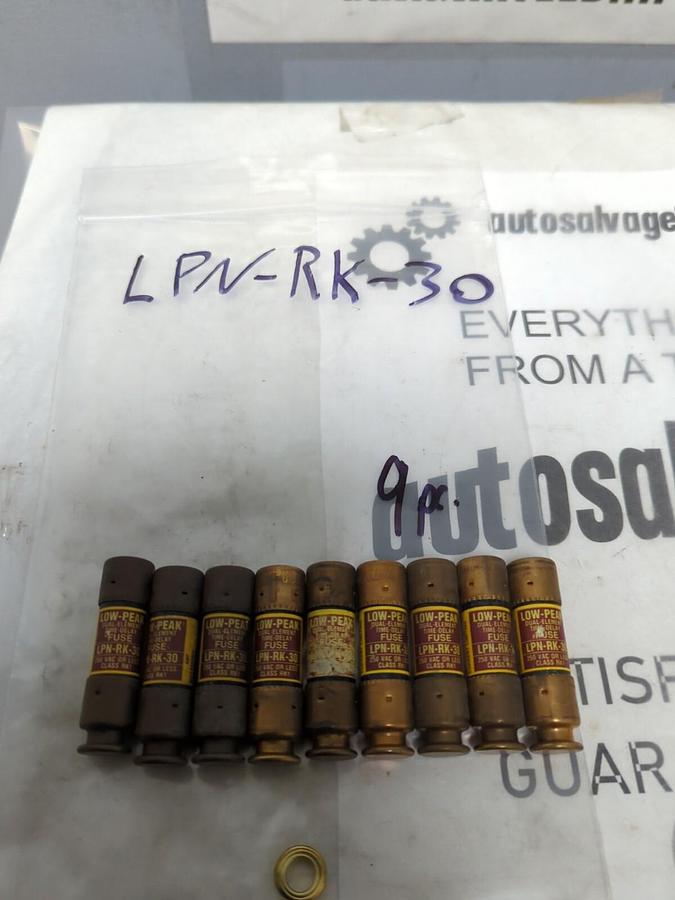 COOPER BUSSMANN,LPN-RK-30,LOW-PEAK 30 AMP FUSE LOT OF 9 NOS