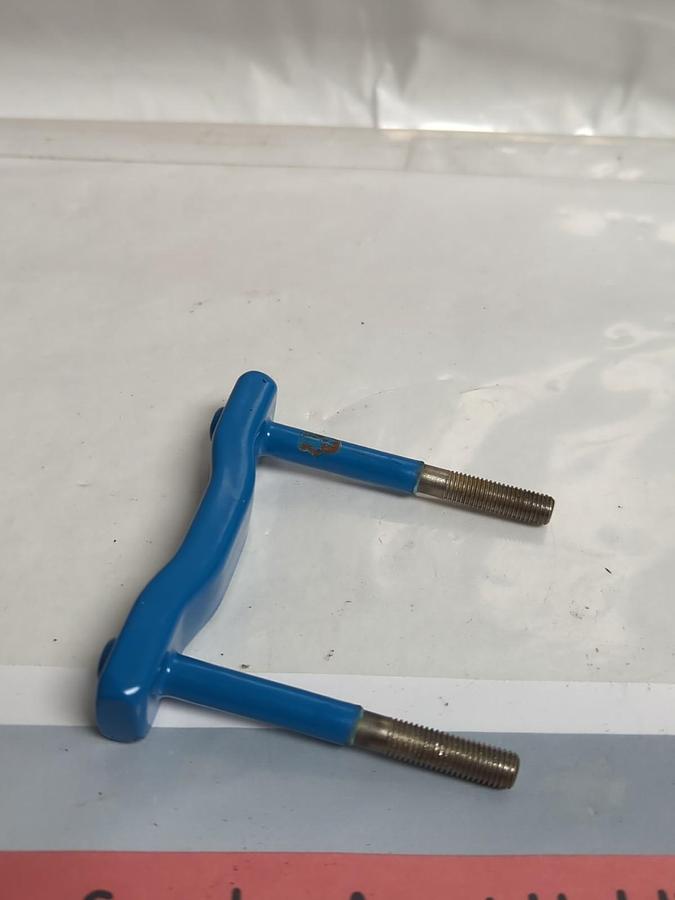 Used COMPRESSION MOUNTING CLAMP,130-B CH,BLUE MOUNTING CLAMP 5/15/96 HP PRE-OWNED