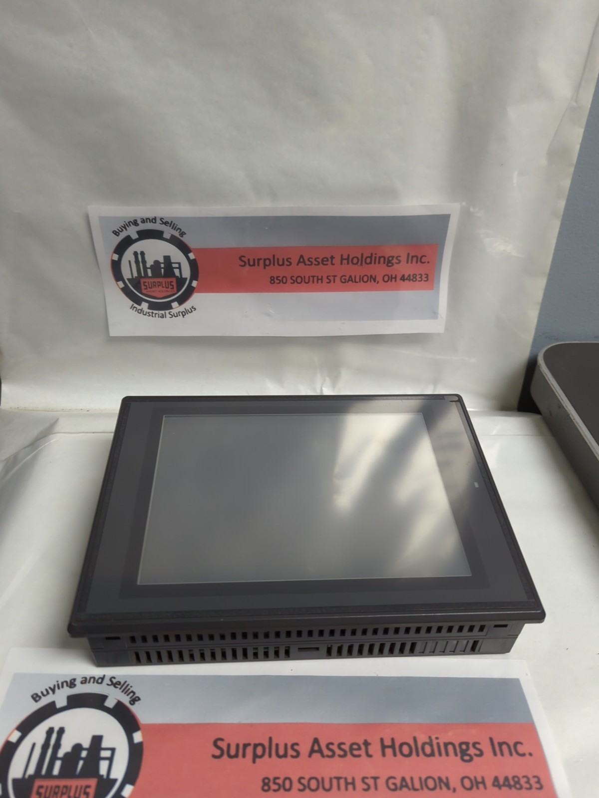 Used KEYENCE,VT3-V8,TOUCH PANEL DISPLAY PRE-OWNED