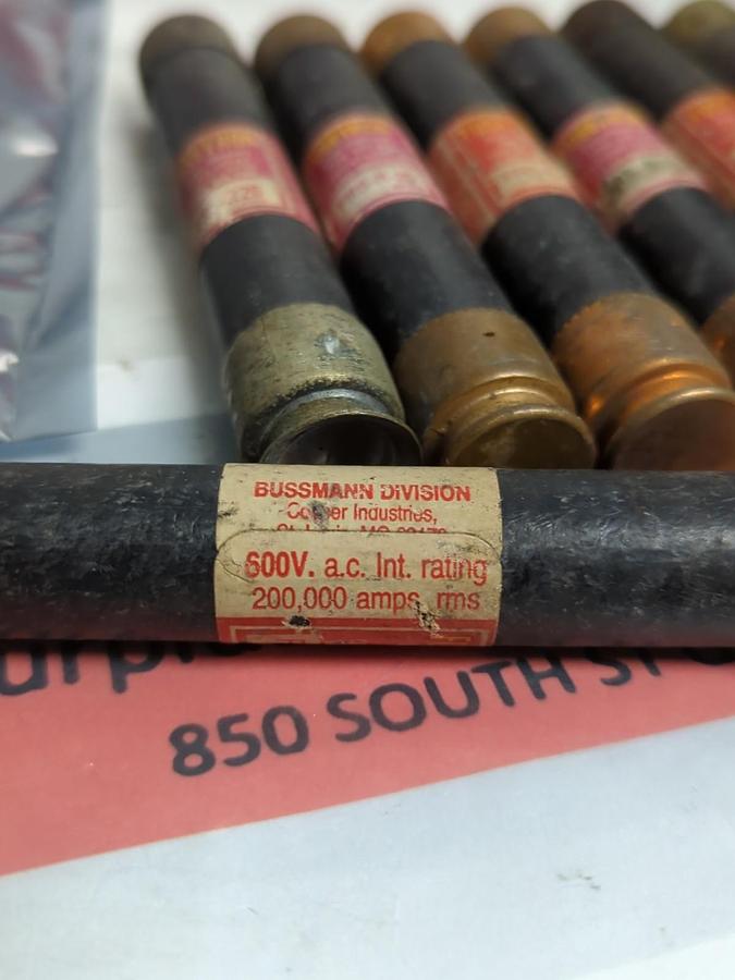 Used COOPER BUSSMANN,FRS-R-20,FUSETRON FUSE 20 AMP LOT OF 7 PRE-OWNED