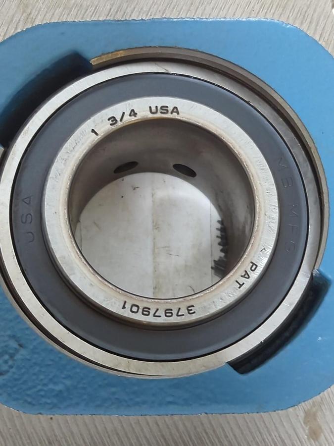 MB MANUFACTURING,FC425,1-3/4 INCH FLANGE BEARING 4-BOLT BASE MISSING BOX NOS