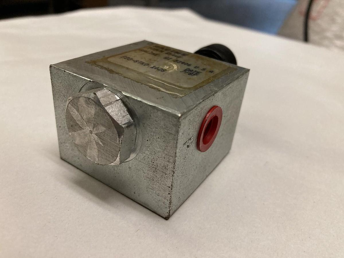 Used Racine Bosch Group,FD3-STKD-102S,Hydraulic Push-Button Valve