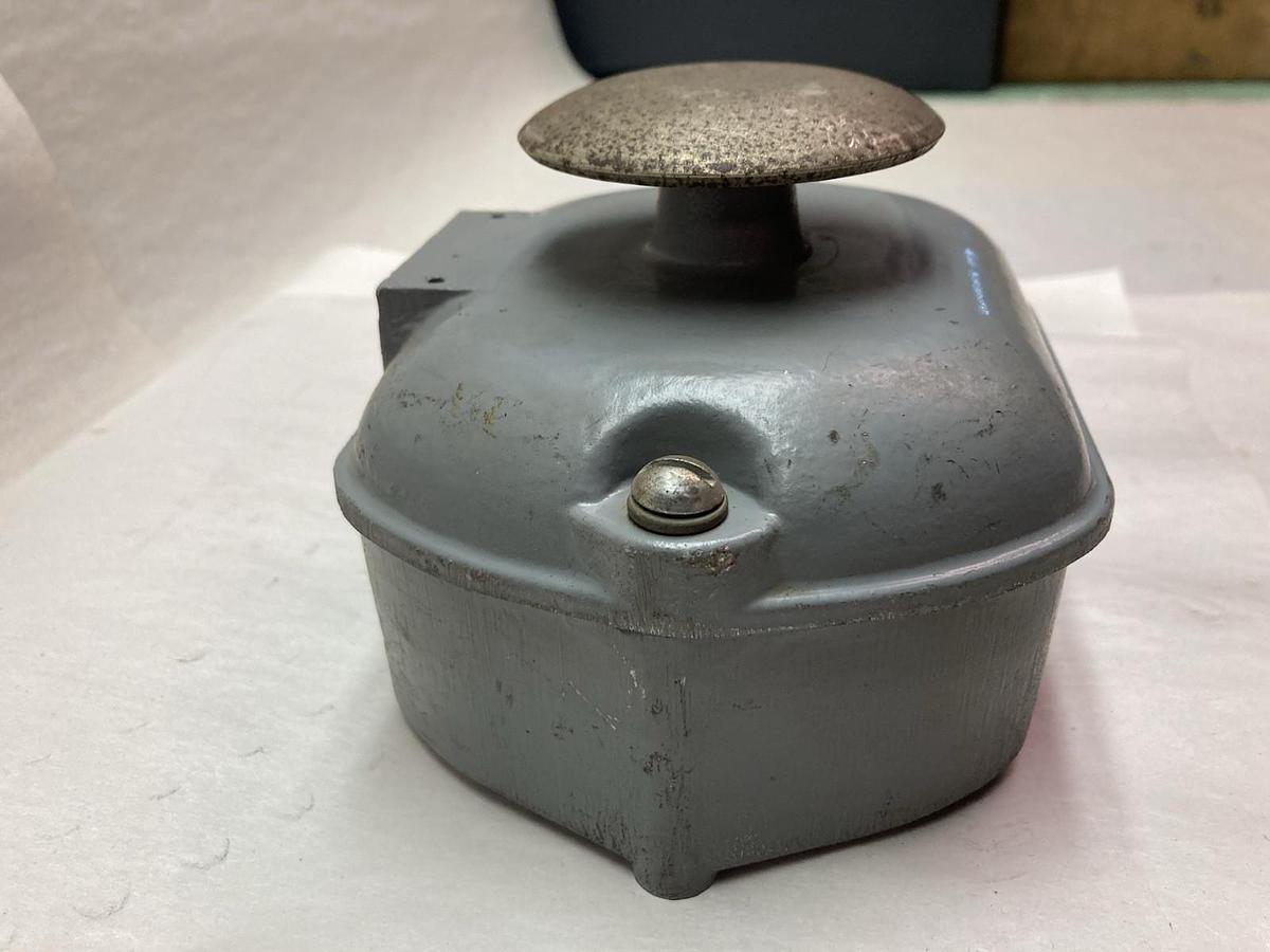 Used Cutler-Hammer,10250H89C,Push-Button Enclosure 600V Max