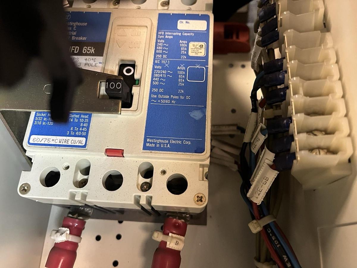 Used CUTLER HAMMER,F2100,DUAL 100AMP DISCONNECT MCC BUCKET 60A FUSES 100A BREAKER