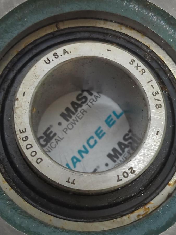 DODGE,131065 F2BSXR106,FLANGE MOUNT BEARING 2-BOLT BASE 1-3/8 INCH BORE NOS