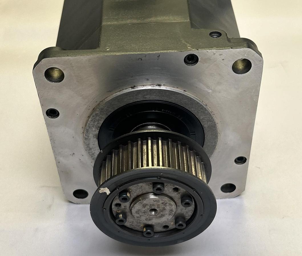 Used FANUC,A06B-0247-B100,AC SERVO MOTOR 230 VAC 3000 RPM 3PH