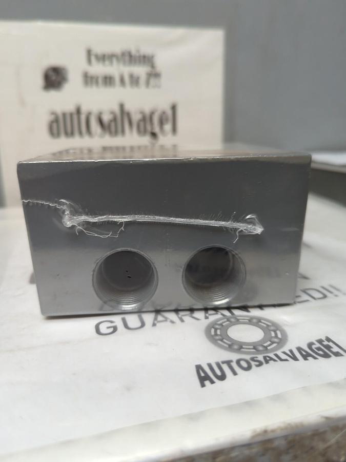 THOMAS & BETTS,2IHD5-2,,RED DOT 2 GANG 5 HOLE DEEP OUTLET BOX 3/4 INCH NEW