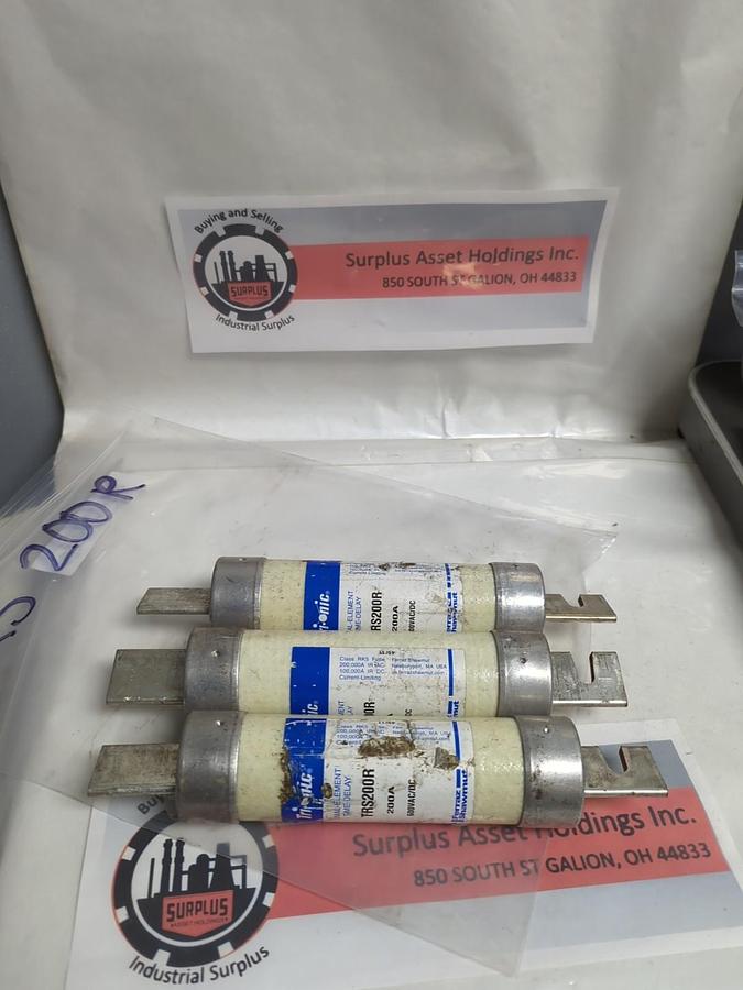 Used FERRAZ SHAWMUT,TRS200R,TRI-ONIC 200 AMP FUSE LOT OF 3 PRE-OWNED
