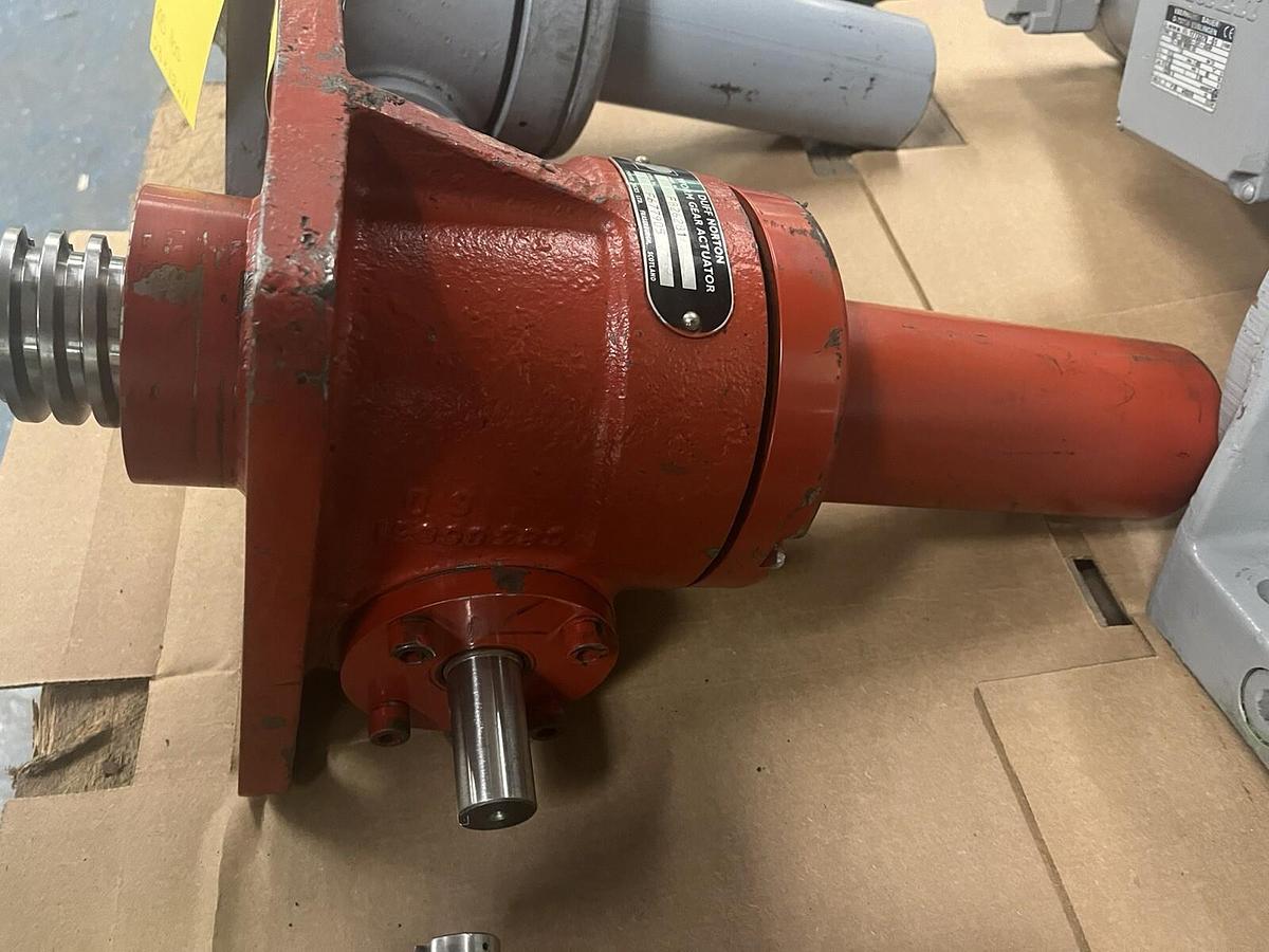 Used DUFF NORTON,F826281,WORM GEAR ACTUATOR