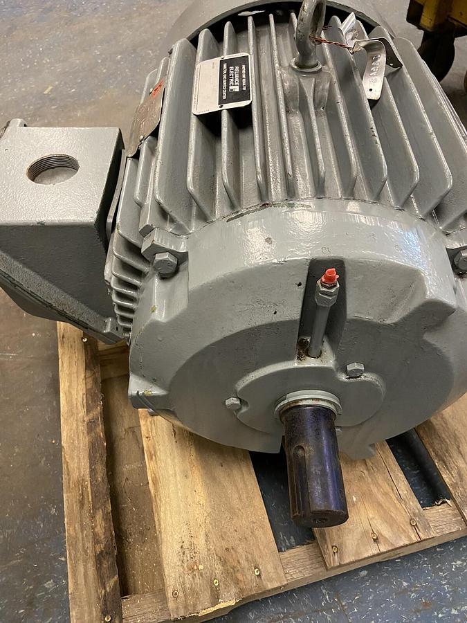 Used Reliance,XE P32G3990 XT,Motor 40HP 230/460V 3555RPM Frame 324TS