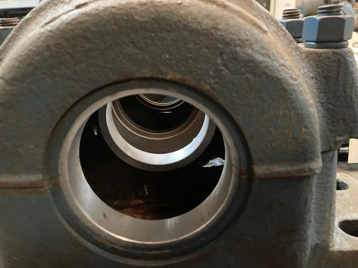 Used SKF,SAF8622,Pillow Block Bearing 3-15/16 Inch Bore