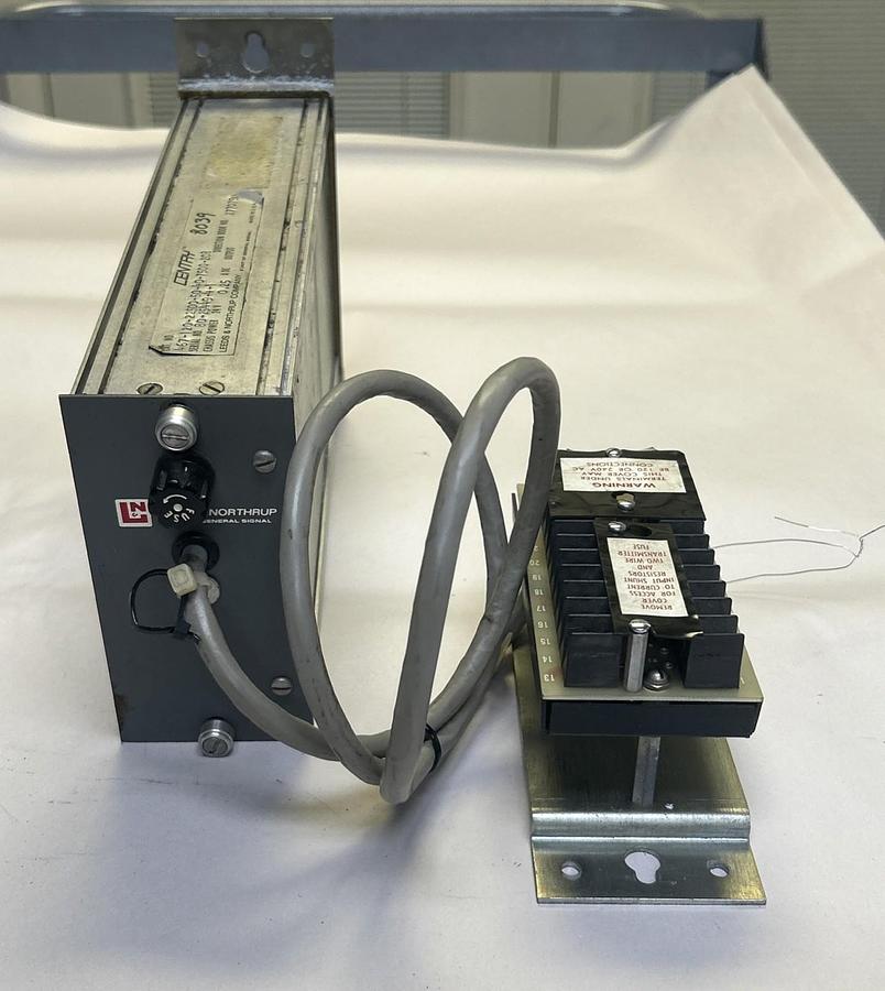 Used LEEDS & NORTHRUP,467-120-22500-50-40-7500-208,POWER SUPPLY CHASSIS 24V