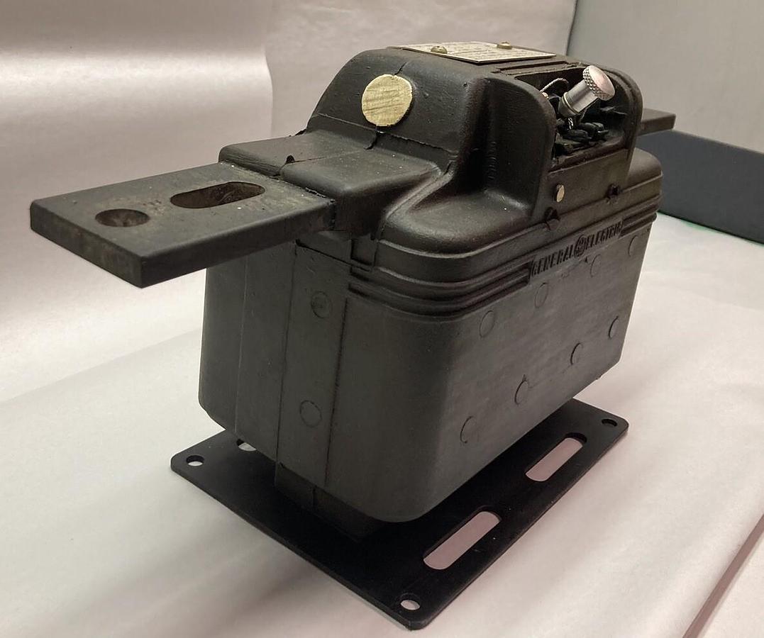 Used General Electric,Type JKM-3,Current Transformer 497x35 Ratio 400:5