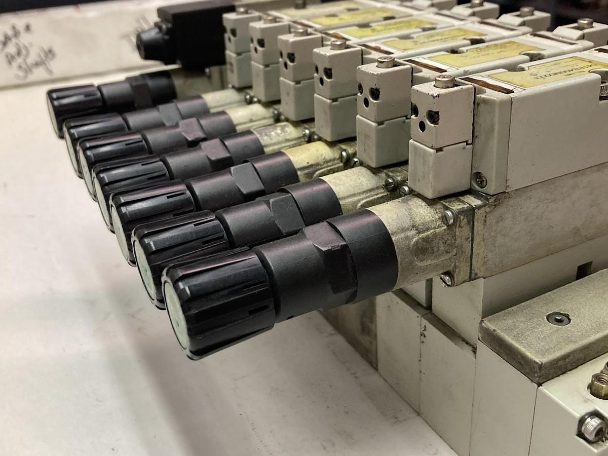 Used Numatics,041BB400M000F,Solenoid Valve w/Sub-D Connector Block
