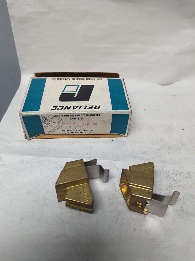 RELIANCE ELECTRIC,700304 3R,MOTOR BRUSH HOLDERS BOX OF 2 PIECES NOS