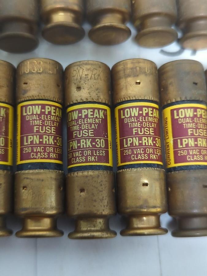 COOPER BUSSMANN,LPN-RK-30,LOW PEAK 30 AMP FUSES LOT OF 15 NOS