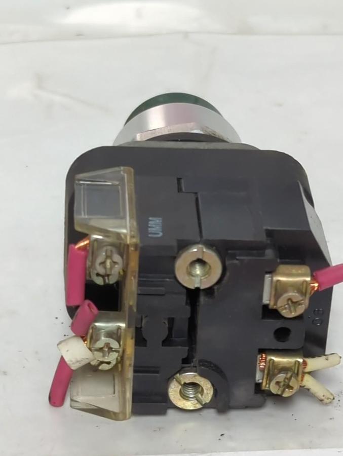 Used ALLEN BRADLEY,800T-PT16,SERIES T PUSH BUTTON GREEN PRE-OWNED