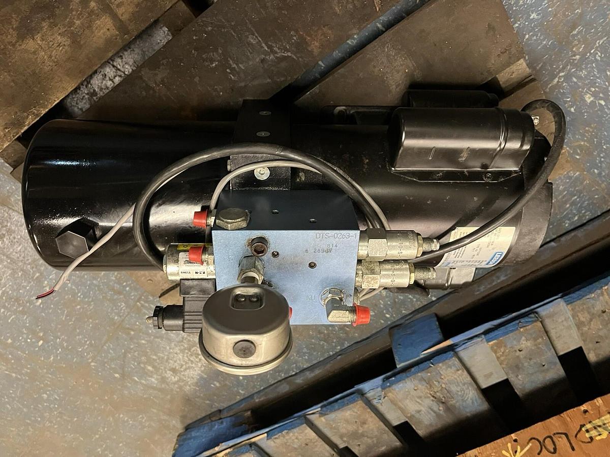 Used CHALLENGE,H-477-6,HYDRAULIC PUMP POWER UNIT FOR PAPER CUTTER CMC-230 208-230 1PH