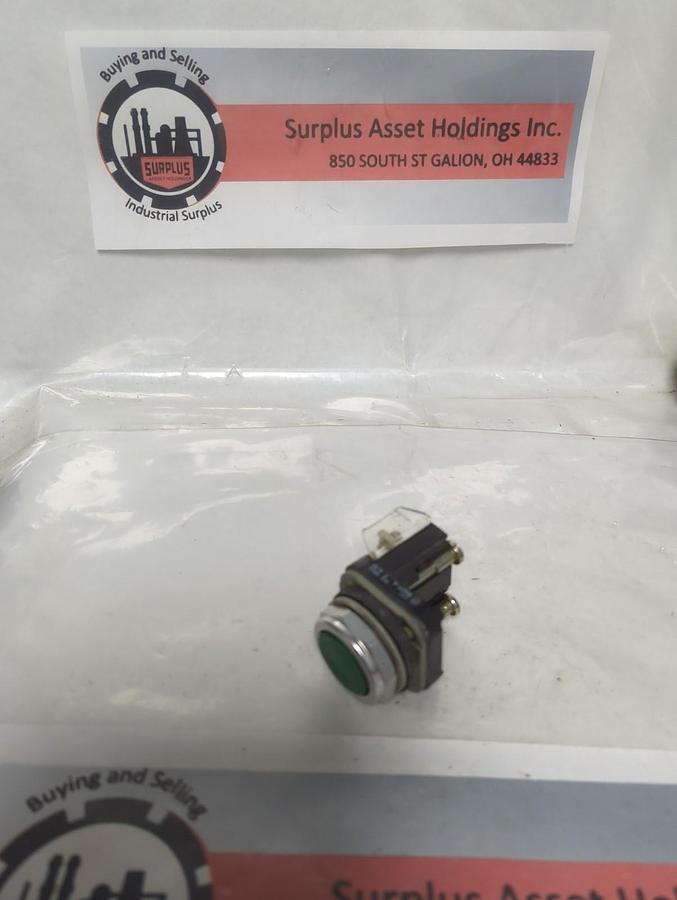 Used ALLEN BRADLEY,800T-A,SERIES T GREEN PUSHBUTTON PRE-OWNED
