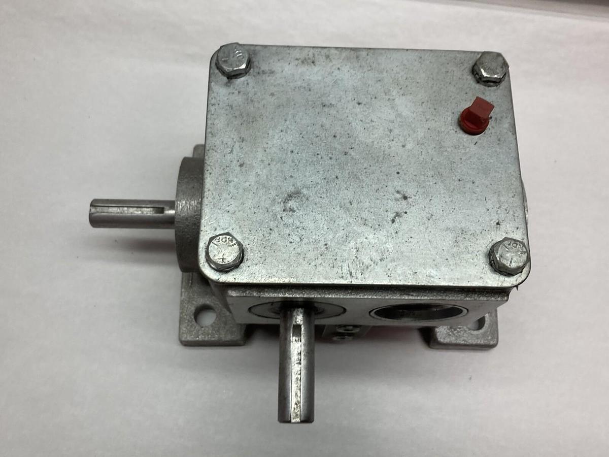 Used EU Fuclid Universal,A22203215F004,Gear Box Speed Reducer