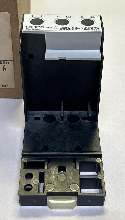 Used ALLEN BRADLEY,193-BPM2,DIN RAIL/PANEL ADAPTER NEW