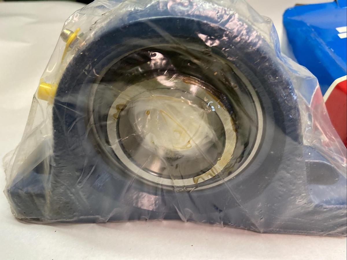 SKF,SY-2.3/16 TF P2B-SC-203,Pillow Block Bearing2-3/16 INCH BORE NOS