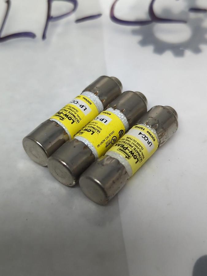 COOPER BUSSMANN,LP-CC-4,LOW-PEAK 4 AMP FUSE LOT OF 3 NOS