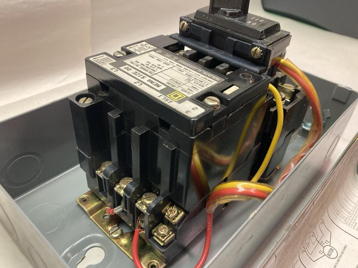 Used Square D,Starter Class 8536 Nema Size 00,Type S Enclosure