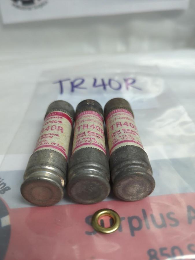 Used GOULD SHAWMUT,TR-40R,TRI-ONIC 40 AMP FUSE LOT OF 3 PRE-OWNED