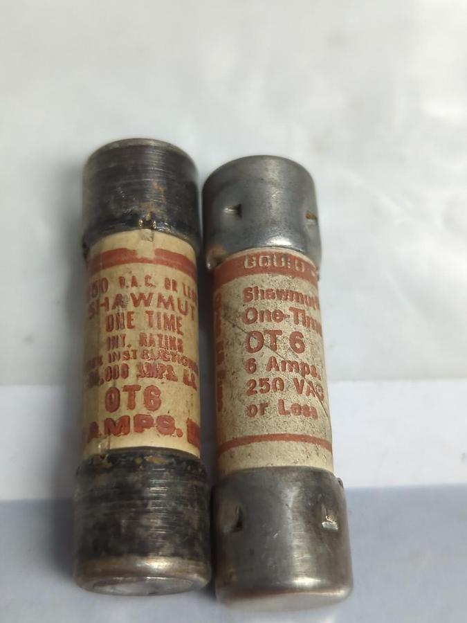 Used GOULD SHAWMUT,OT6,ONE TIME 6 AMP FUSE LOT OF 2 PRE-OWNED