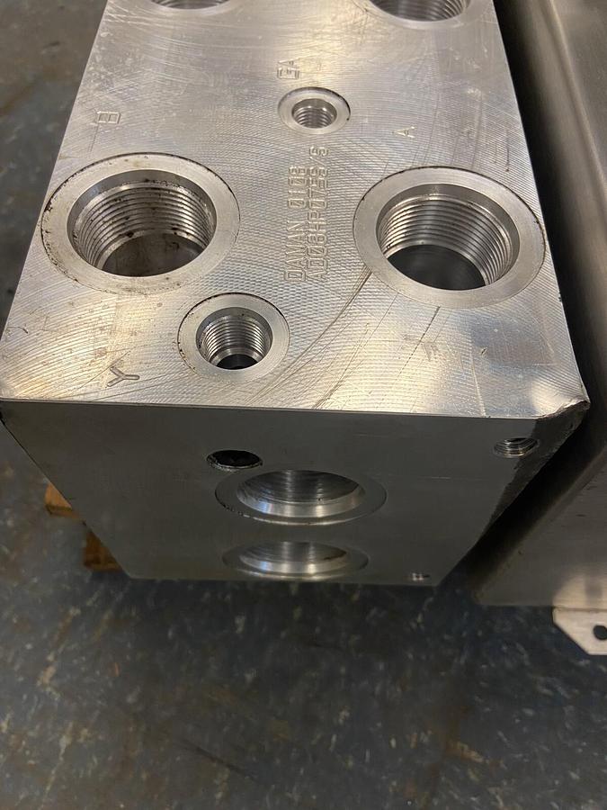 Daman,AD08HP075S/S 7,Port Aluminum Valve Manifold See Description