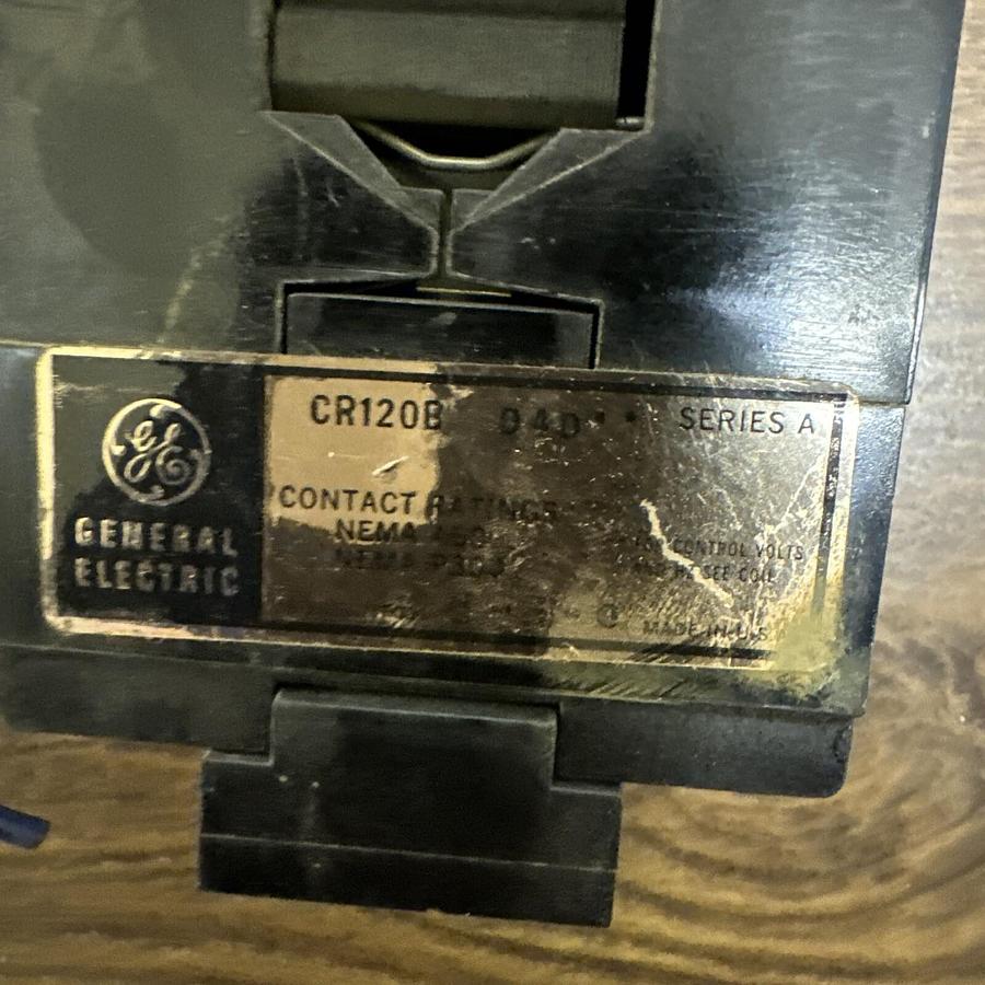 Used GE,CR120B 04D,INDUSTRIAL RELAY 115V COIL 10 AMP LOT of 2