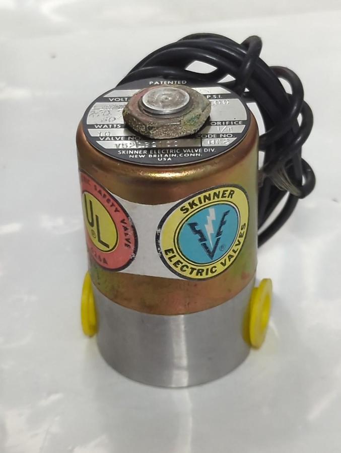 SKINNER,V52LB2100,SOLENOID VALVE 10 WATTS 240/60 V 1/8 ORFICE 100PSI NOS