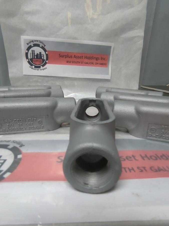 APPLETON,C27,FM7 CONDUIT BODY 3/4 INCH LOT OF 7 NOS