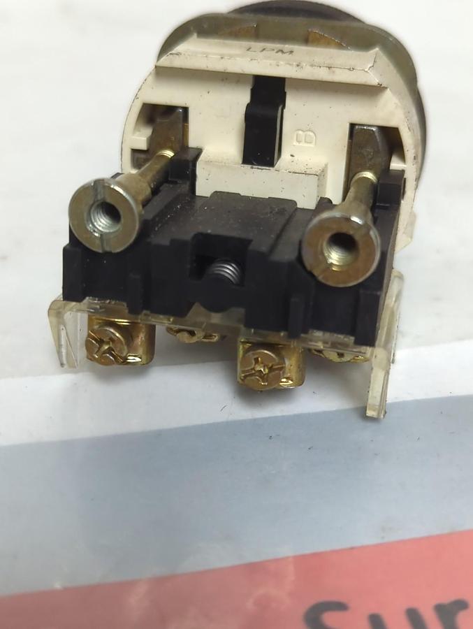 Used ALLEN BRADLEY,800T-H2,SERIES T SELECTOR SWITCH PRE-OWNED