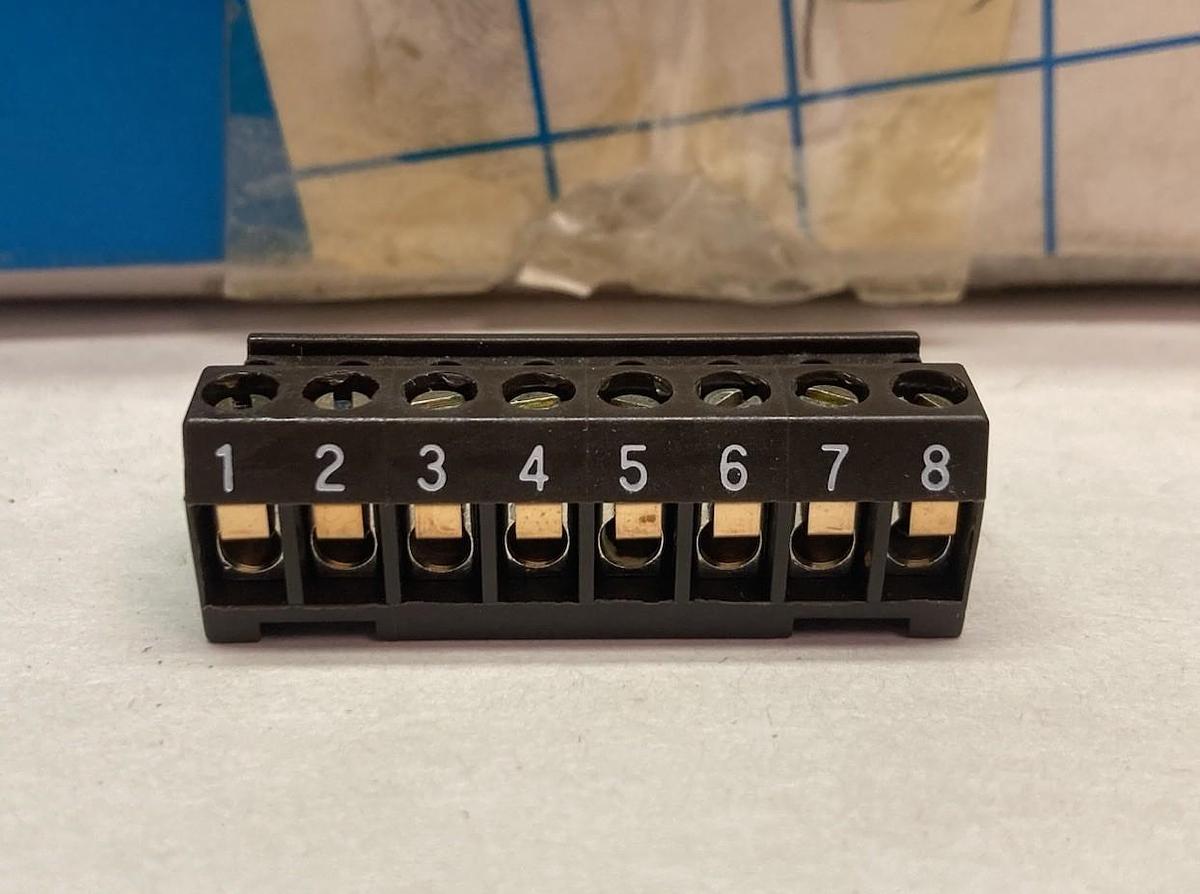 Buchanan,SSB4P08S11,8-Hole Terminal Strip BOX OF 200